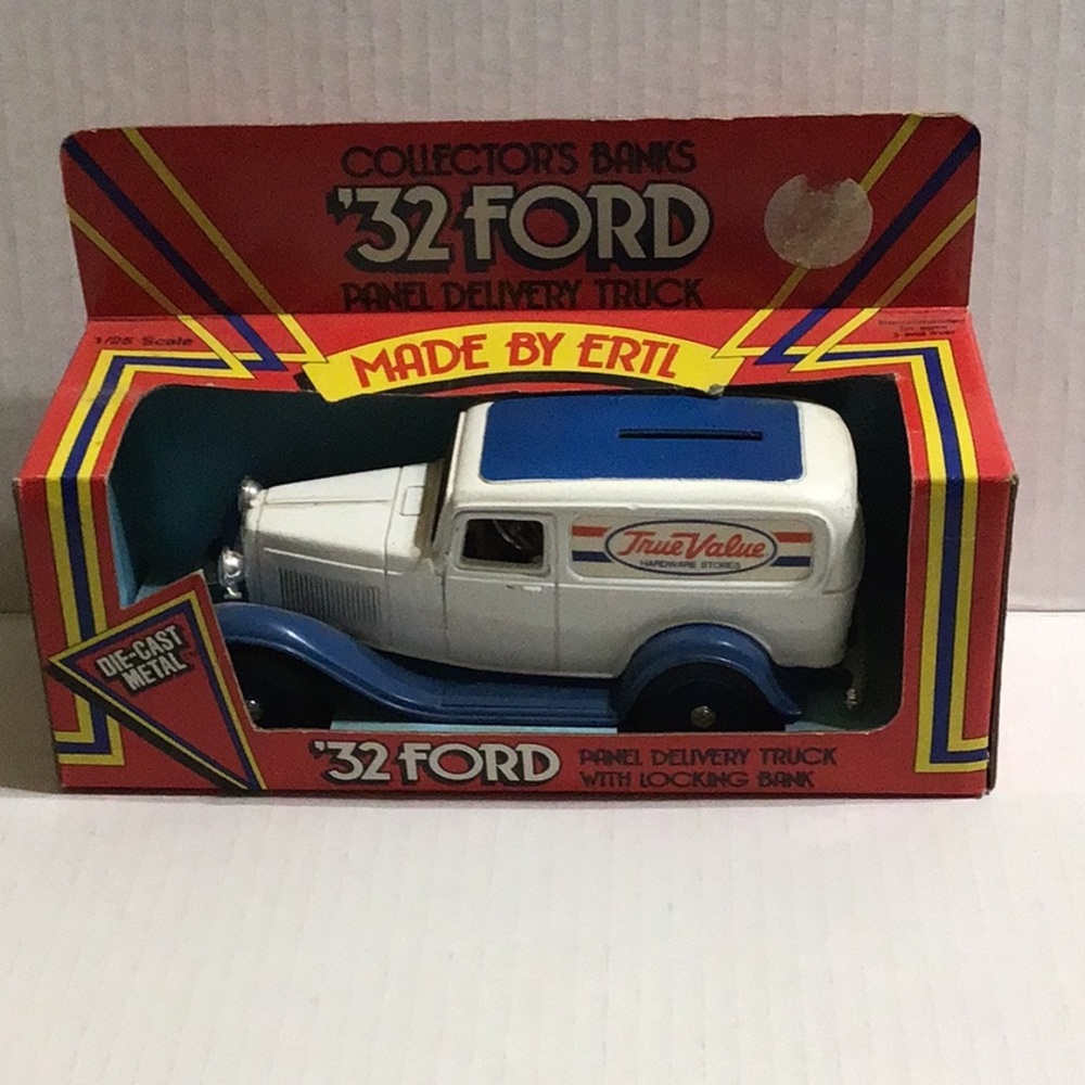 NWOT Ertl Collector Bank